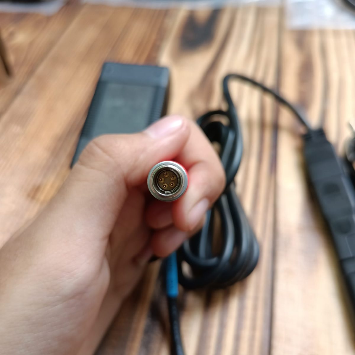 Kabel Daya Adapter 5 pin GPS Topcon Hiper A00302 (2)